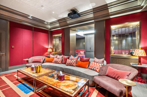 7 bed, 7 bath House in London - Photo 26