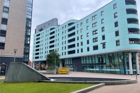 AVAILABLE 04/08/2026, SPACIOUS ONE BEDROOM, ONE BATHROOM APARTMENT, COURTYARD VIEW, 5TH FLOOR, POPULAR GATEWAY DEVELOPMENT.