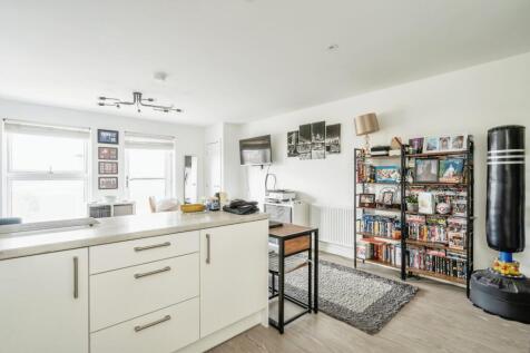 Lounge / Kitchen