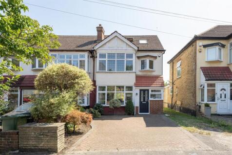 Larkswood Road, E4