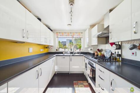 Presented by Nicoleta at EweMove Bexleyheath and