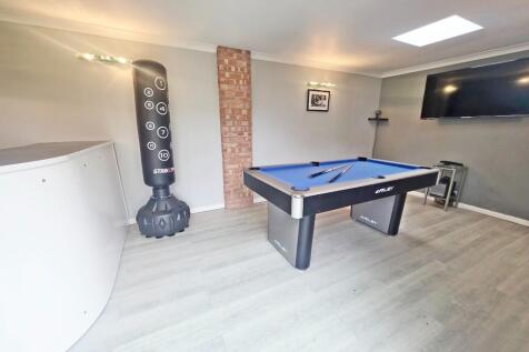 Garden/Games Room