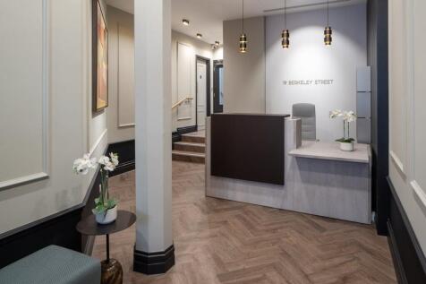 982 03 BERKELEY ST JT3 LTD.jpg