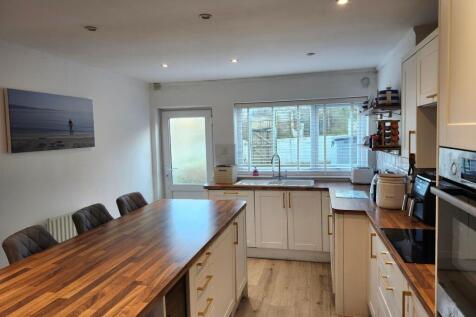 KITCHEN BREAKFAST ROOM