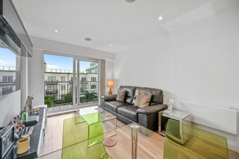 Immaculately presented one bedroom apartment with