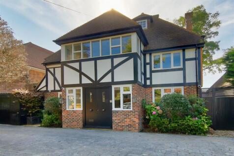 A beautifully presented, newly refurbished family home near Wimbledon Tennis and Wimbledon Park Road. The property boasts 6 bedrooms, three en-suites and a family bathroom. It benefits from an indoor