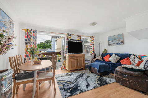 Living room (2)