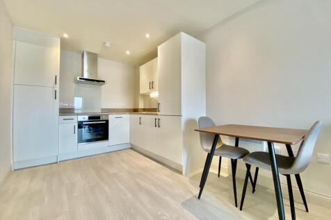One Bedroom Apartment | Leeds City Centre | Spacious Living Area | Beautifully Decorated Throughout | Fully Furnished | Highly Desireable Location | Close To Local Amenities | Excellent Transport Link