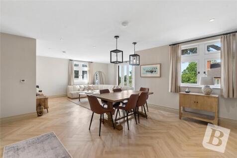 Living / Dining