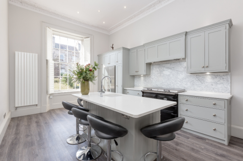 6 bed, 6 bath Town House in Edinburgh - Photo 2