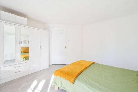 1 bed, 1 bath Flat in London - Photo 5