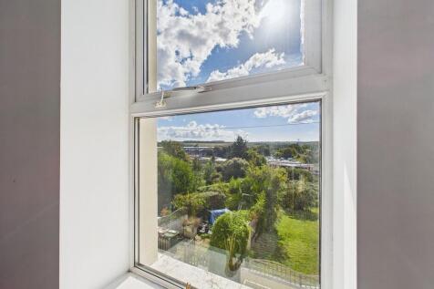 CAM02089G0-PR0573...