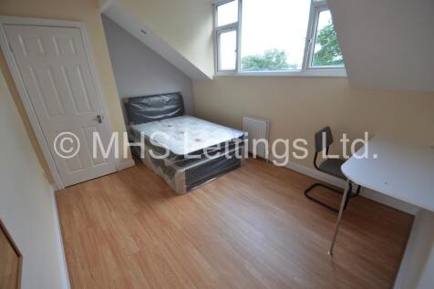 ** £455pcm (Inc Gas, Elec, Water, Wi-Fi, TV Licence and Council Tax) ** AVAILABLE NOW OR 1ST JULY ** Stunning double room in this lovely house share on High Cliffe in Burley Park. Large dining kitchen