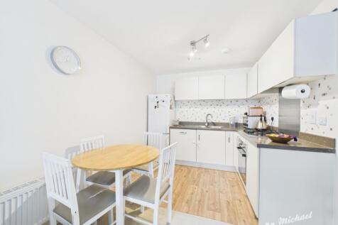 CAM02773G0-PR0360-STILL011