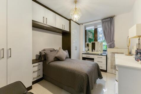 101908_12 Walled ...