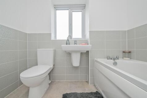 Family Bathroom / WC: