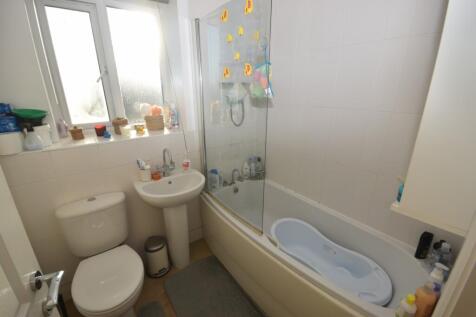 Bathroom (Main)