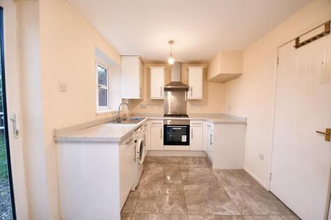 3 bed, 1 bath Semi-Detached in Manchester - Photo 10