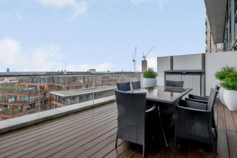 Situated on the eleventh floor of the prestigious Merchant Square, with terrace, this beautifully presented one-bedroom apartment offers contemporary waterside living in the heart of Paddington Basin.