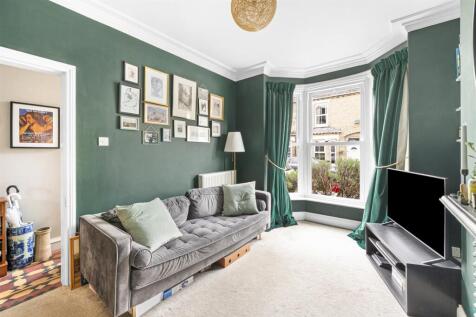 LIVING ROOM 1