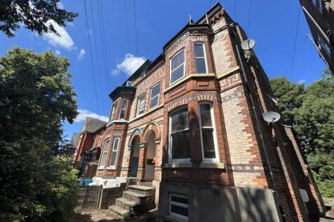 1-bedroom, unfurnished apartment with separate living & bedroom space located in central Chorlton. Available August 2026!