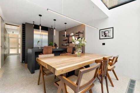 Dining / Kitchen