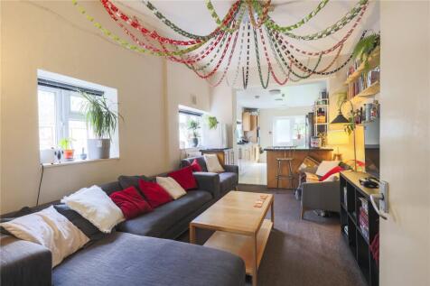 A six bedroom, maisonette apartment, arranged over three floors of a Victorian house. Period features throughout. Close walking distance to Balham undergound and overground stations. Separate receptio