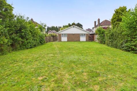 REAR GARDEN AND REAR ASPECT