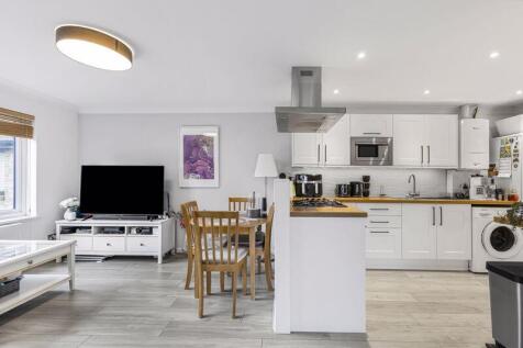 Open Plan Kitchen / Living / Dining
