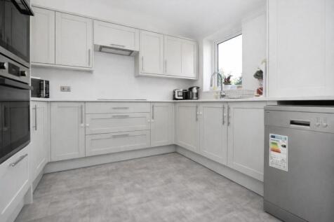 Kitchen..jpg