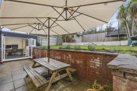 7 Guinions Rd, HP13 7NT-20.jpg