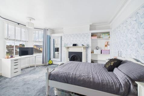 CAM02089G0-PR0561...