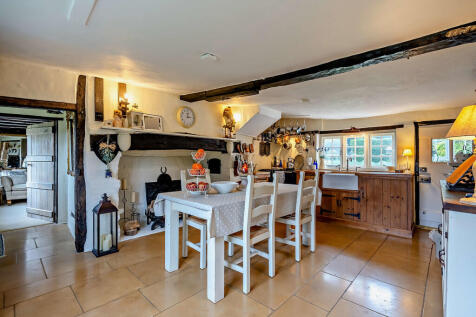 8635540-interior1...