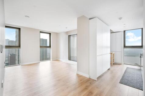 JOHNS&CO presents this stylish Two-bedroom apartment at the One Thames Quay development, an impressive 48-storey tower located near Canary Wharf.