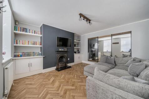 4. Sitting Room.jpg
