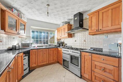 Kitchen_2.jpeg