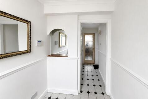 ENTRANCE HALL.jpeg