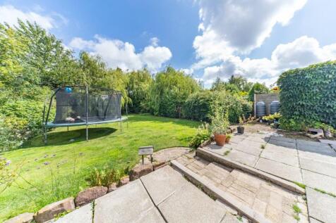 31 The Meadows garden 2.jpg