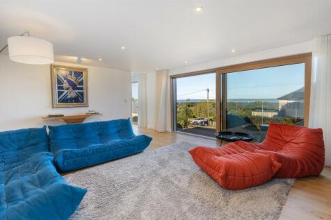 Sitting Room and Balcony