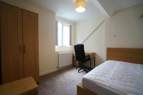 2 Bedroom Flat in LL57 2SG