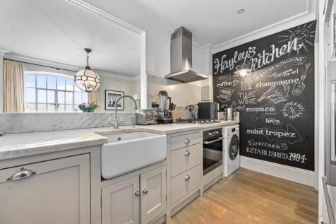 TEC - 19 Millers Wharf - Kitchen3 (1).jpg