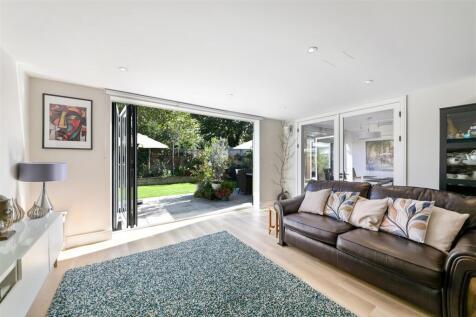 DEANS CLOSE,18-31.jpg