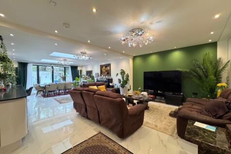 Lounge/dining area