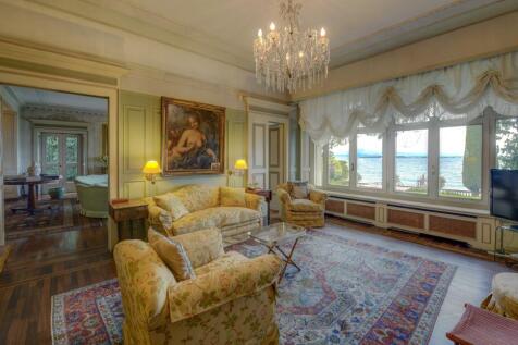 Renovated period vil