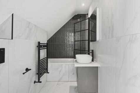 Plot 11 Bathroom