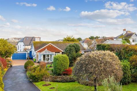 A06 - Southway Headland Road, Torquay - 251203.jpg