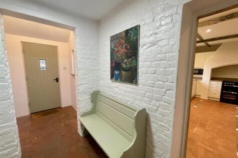 ENTRANCE HALL.jpg