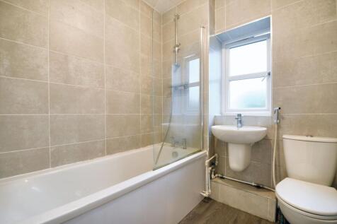 3 bed, 1 bath Semi-Detached in Manchester - Photo 7