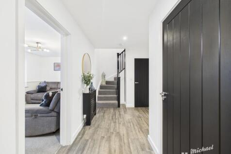 CAM02773G0-PR0393-STILL006