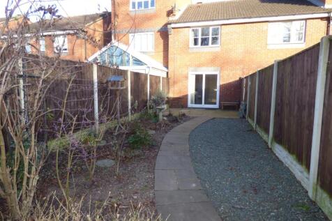 5 Wren Court rear property.JPG